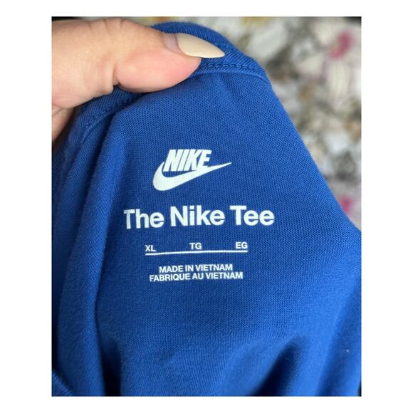 Youth The Nike Tee Size XL - Picture 3 of 4